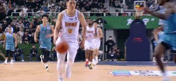 东部榜首主场失利西热赞差点犯错
